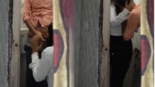 18 year old college girl sucking dick in the bathroom