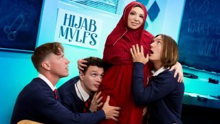 Hijab Mylfs – Only a Real Woman Knows How to Handle Three Cocks at Once