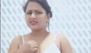 Indian mom caught naked in leaked MMS, getting fucked by other men