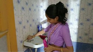 Hot desi bhabhi gets nailed hard by the plumber