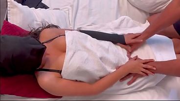 Desi Indian Bhabhi ki tight chut Devar ne hard chod di, sexy babhi ka xxx viral video Hindi audio ke saath