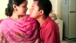 Desi amateur bhabhi fucks her nasty devar in a hot porn video