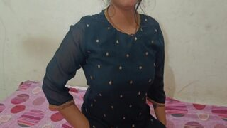 Stepbrother empties his load deep inside his stepsister’s tight pussy in desi porn
