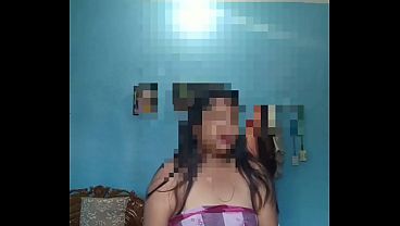 Watch this Indian stepmom tease and seduce in her hot intro clip
