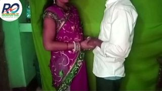 Desi Tonshahar’s hot Bhabhi lifts her wet saree, turns into a wild mare, gets her ass and pussy rammed while sucking dick, Hindi moans