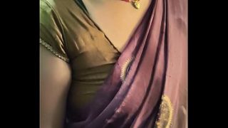 Check out this hot Indian housewife who’s ready to play.