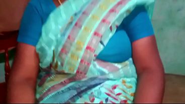 Indian hot housewife fucks a Tamil boy raw